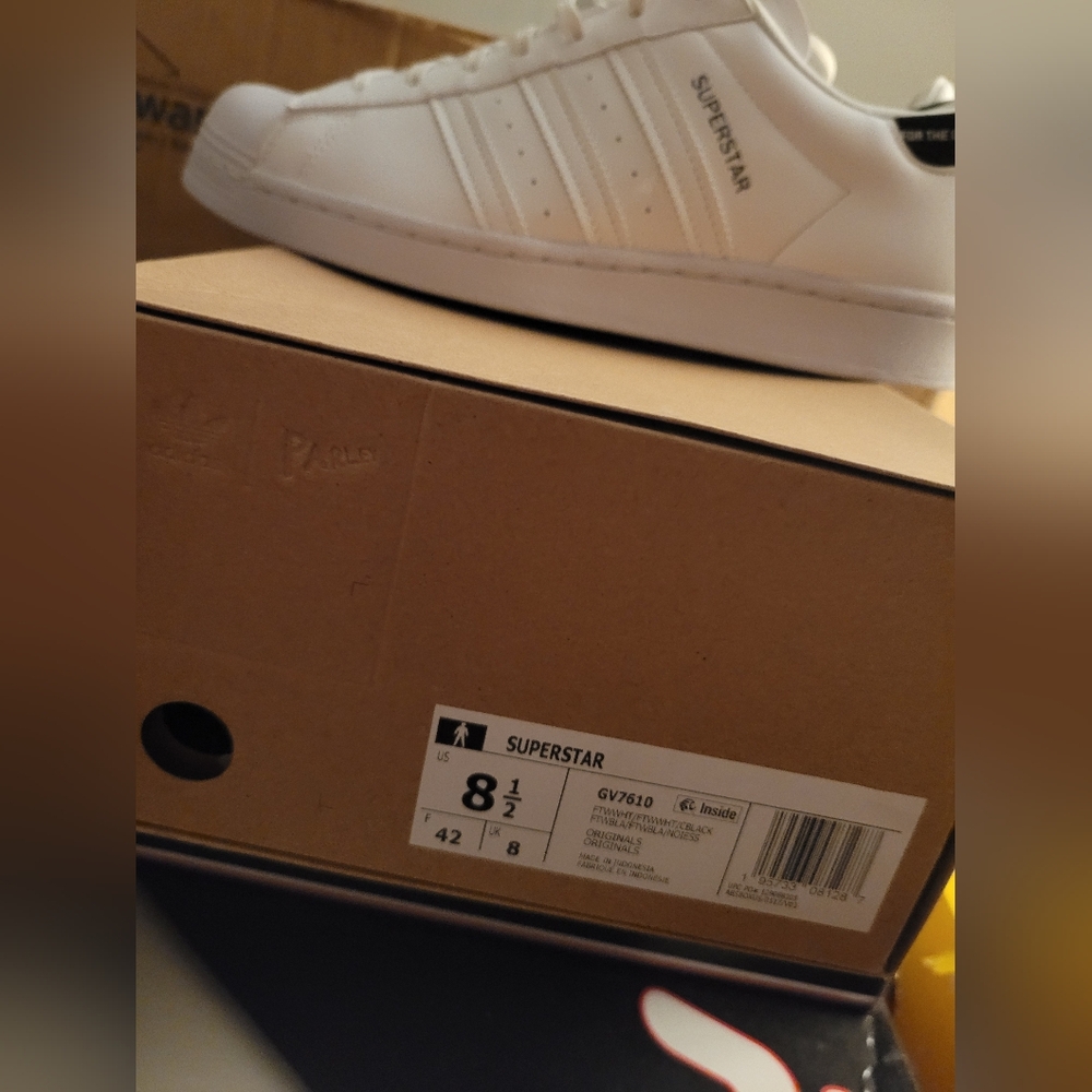 Adidas Superstar Shell Toez White Sneakers - Picture 2 of 5